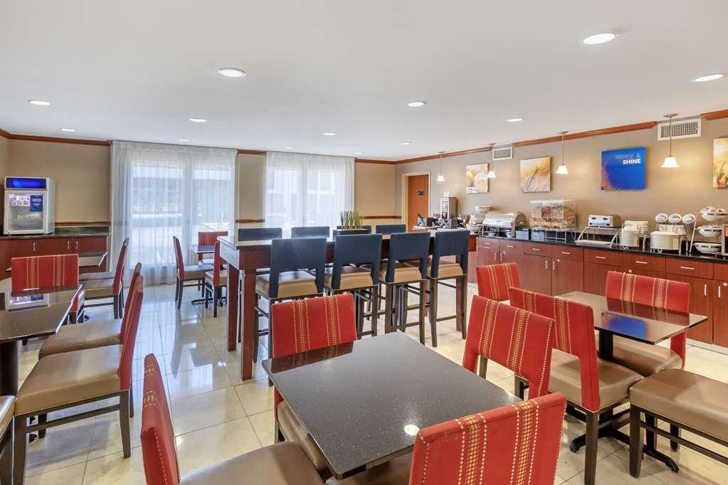 Comfort Inn & Suites Airport Convention Center Charleston Restaurant photo