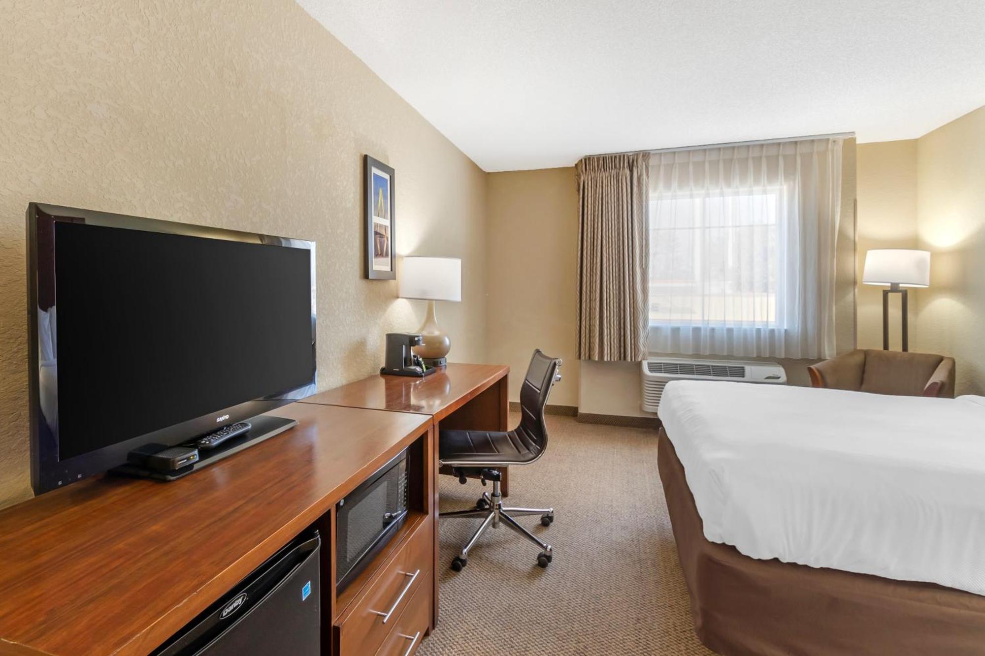 Comfort Inn & Suites Airport Convention Center North Charleston Exterior photo
