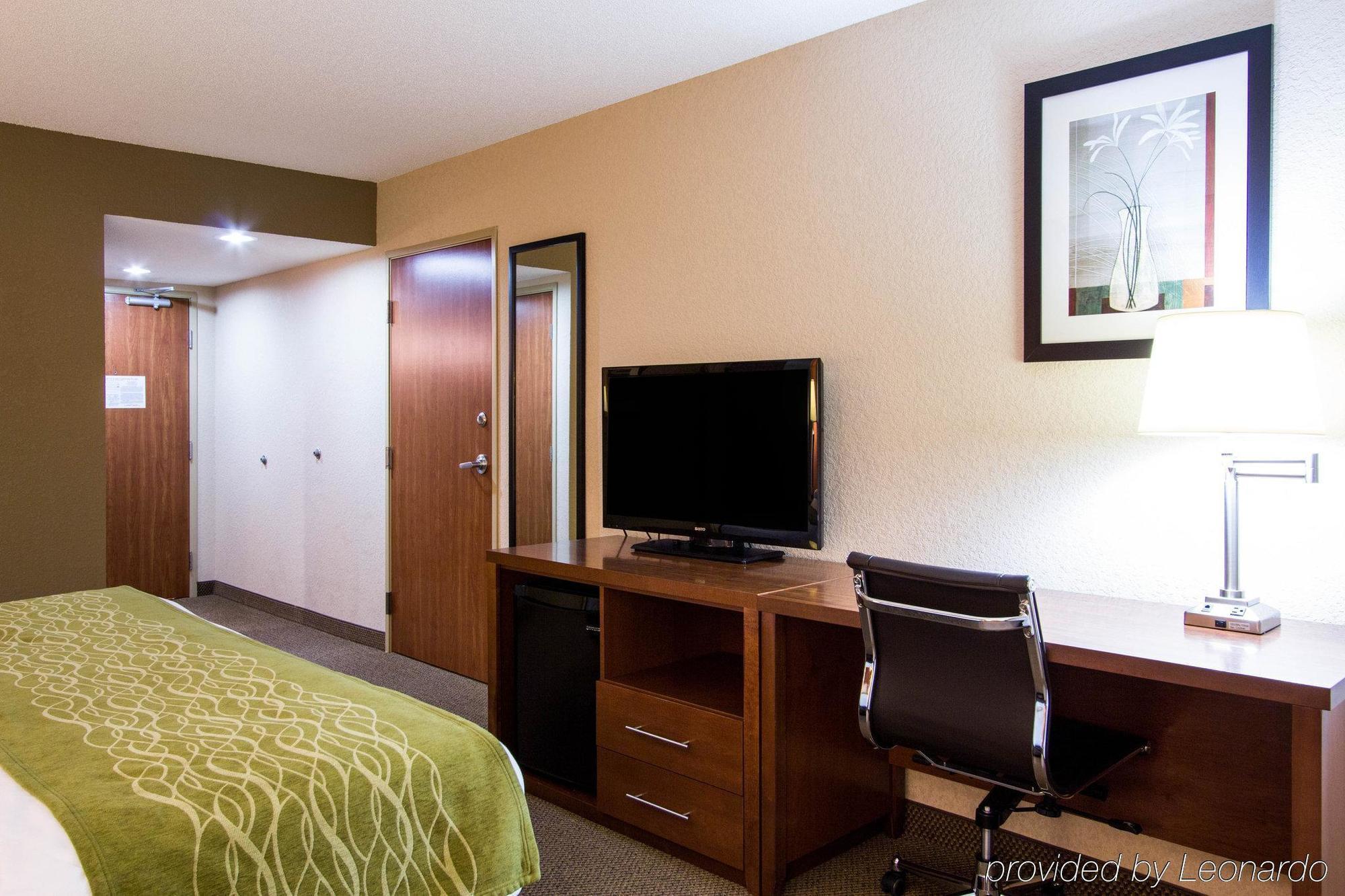 Comfort Inn & Suites Airport Convention Center North Charleston Exterior photo